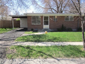 Building Photo - 824-826 E White Maple Way (3700 S)