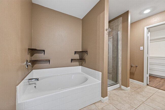 Building Photo - 22615 Harrington Field Dr