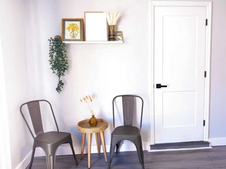 Building Photo - 8911 Oren Ave