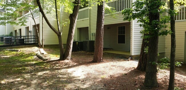 Building Photo - Coming Soon! Spacious 2BR, 2BA Condo in Desirable Chapel Hill Community