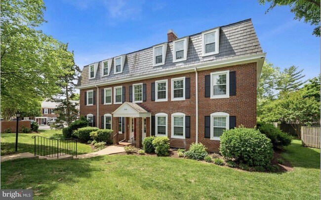 Building Photo - 3008 S Abingdon St