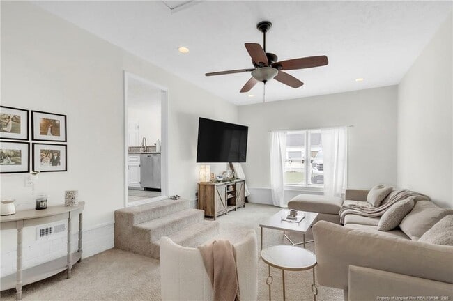 Building Photo - 5008 Shimmer Dr