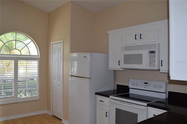 Building Photo - 1714 Fox Glen Ct
