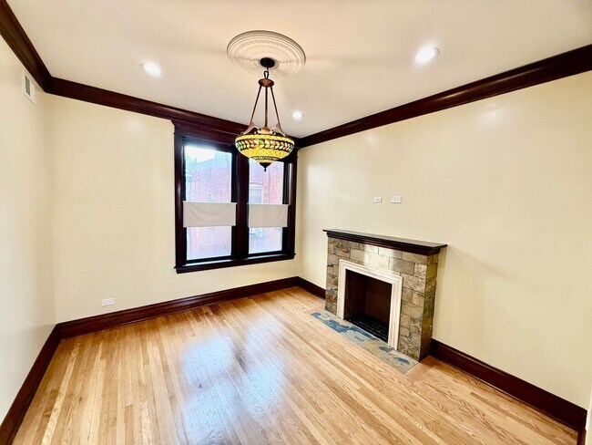 Building Photo - 1342 N Kedzie Ave