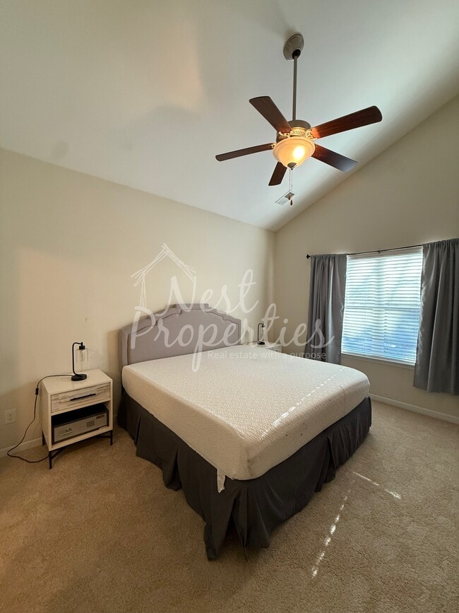 Building Photo - 613 Finnegan Ln