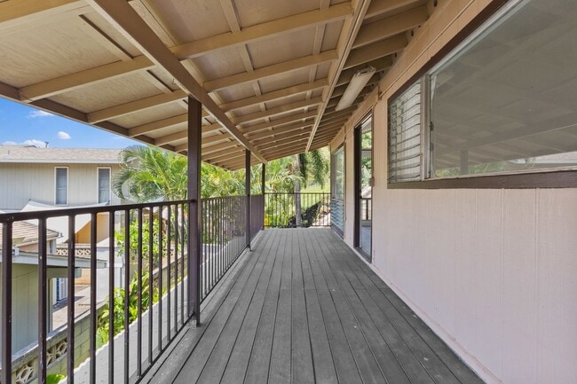 Building Photo - Kilihe Way Multi-Generational Home