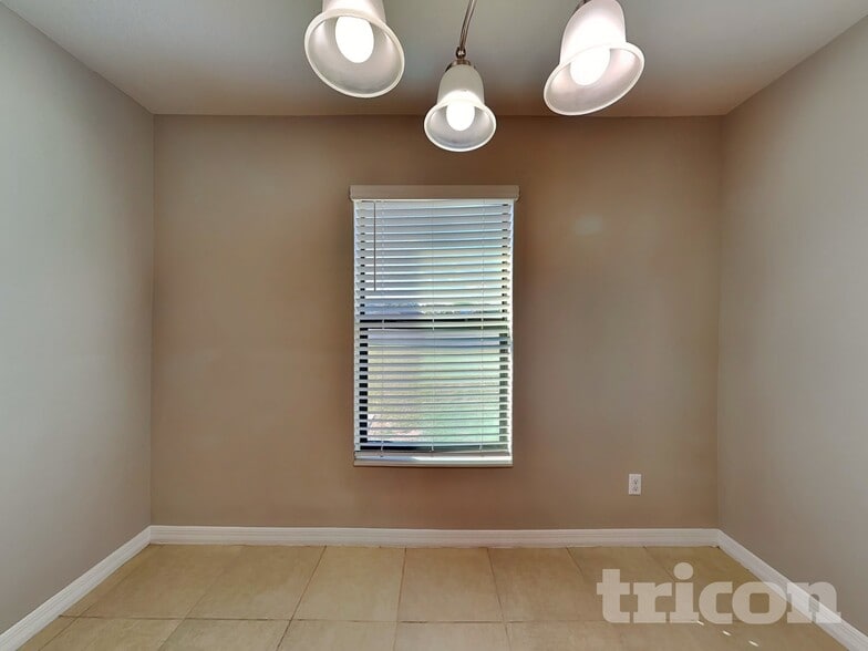 Building Photo - 1479 Swan Lake Cir