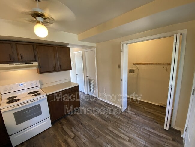 Building Photo - 729 Bellows Ave