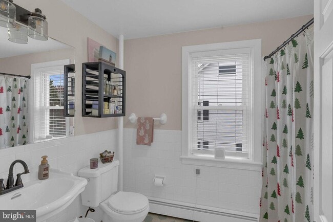 Building Photo - 132 S Main St