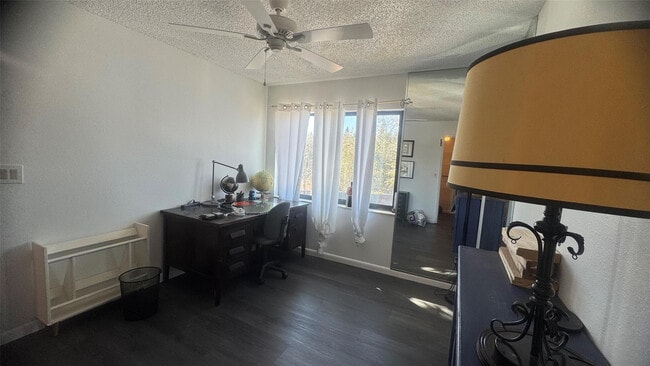 Building Photo - 5483 Casablanca Cir