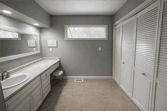 Building Photo - 2470 Crooked Lake Rd