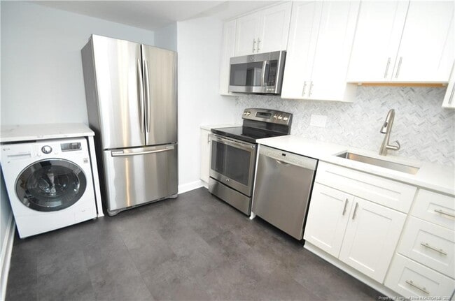 Building Photo - 1008 Nichols Dr