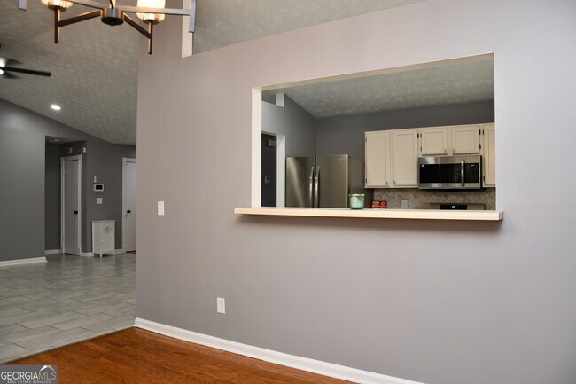Building Photo - 5932 Homestead Cir