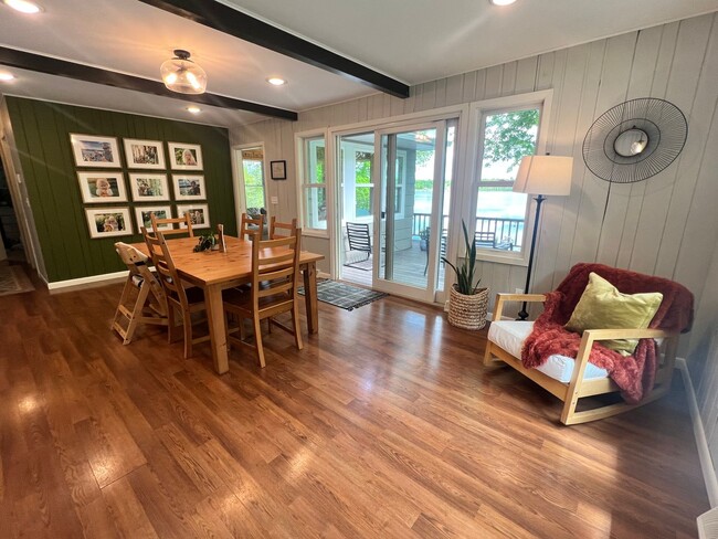 Building Photo - Short Term Lake Rental