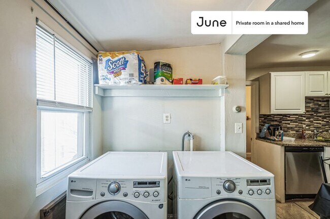 Building Photo - Room in Shared 4 bed/2 bath home