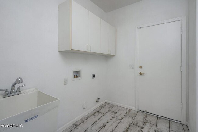 Building Photo - 6530 E Montreal Pl