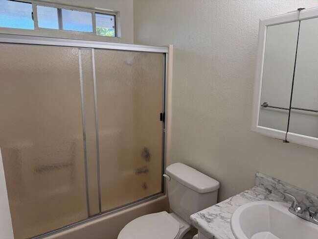 Building Photo - 2556 Sabre Ct