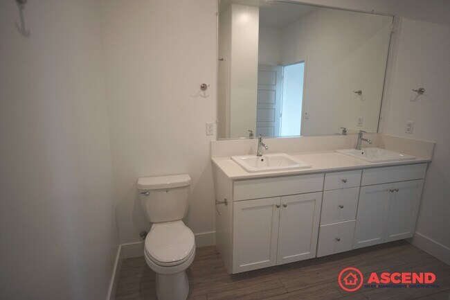 Building Photo - Stunning 5BD/4BA Home in Gossamer Grove — Solar, Modern Finishes, Nearly 3,000 Sq Ft & Pets Welcome!