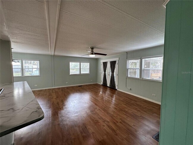 Building Photo - 24007 River Rd