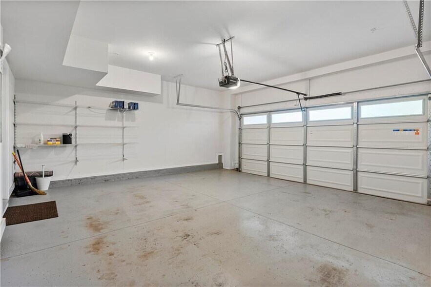 Building Photo - 2076 Holtz Ln