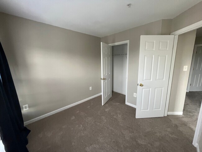 Building Photo - 2562 Carrington Way