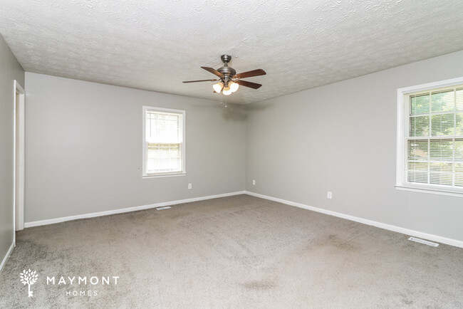 Building Photo - Bright & Inviting 3-Bedroom Home