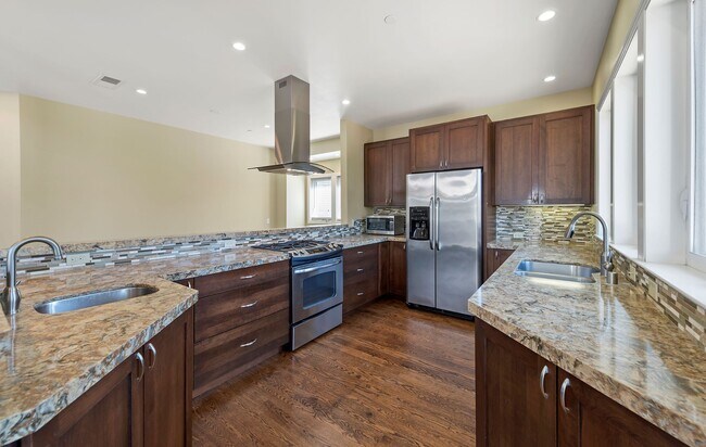 Kitchen - 430 3rd Ave