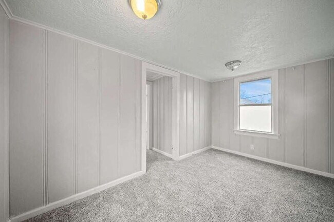 Building Photo - 1343 S Florence Pl