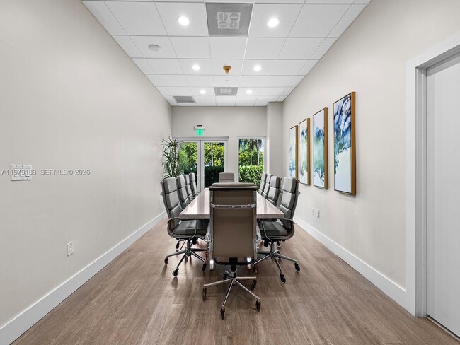 Building Photo - 2645 S Bayshore Dr