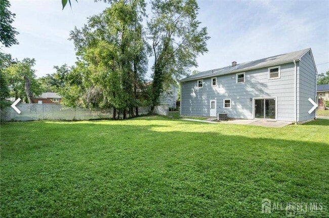 Building Photo - 308 Oak Pl