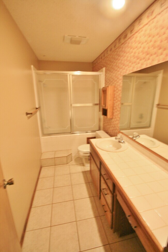 Building Photo - 3 Bed 2 Bath Home in Zia School District!