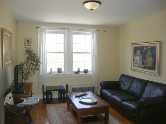 Building Photo - 169 Kent St