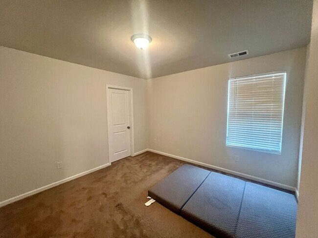 Building Photo - Parsons Mill Castle Hayne, 4BR, 2 Car Gara...