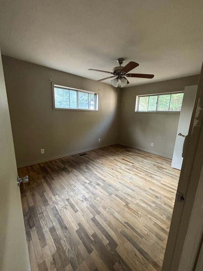 Building Photo - Excellent location! Close to Berryhill Park, Harding University & Unity Hospital.