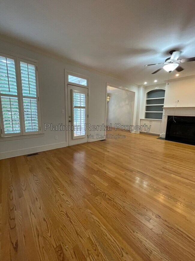 Building Photo - 1875 Adagio Dr