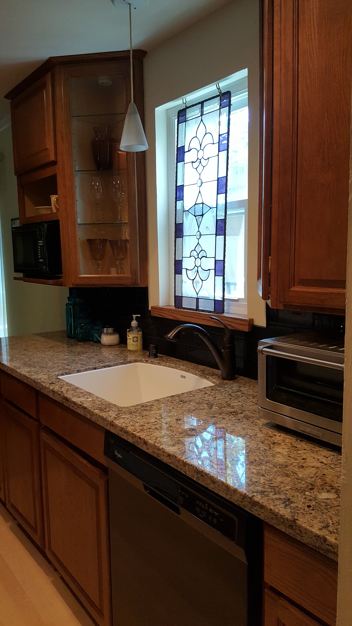 Kitchen sink, window - 1470 Creekside Dr