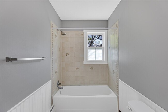 Building Photo - 16211 Birch Ave SE