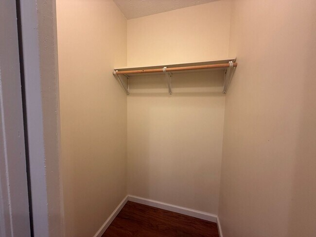 Building Photo - Pet-Friendly 3-Bedroom Home with Fenced Yard, Sun Room & Utilities Included