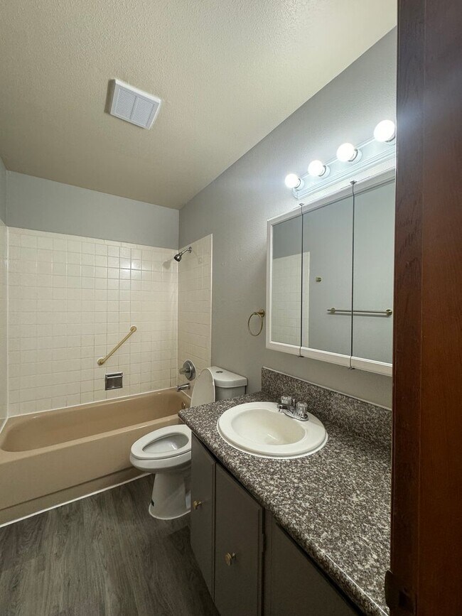 Interior Photo - Bardon Apartments