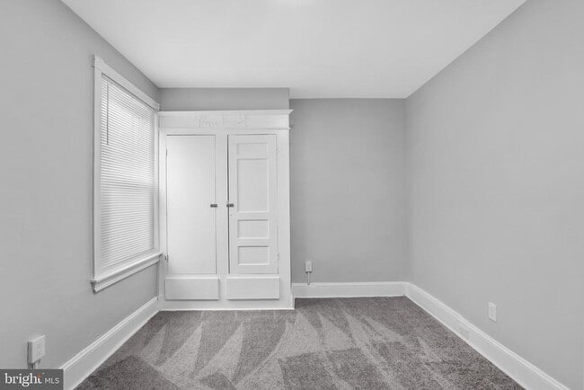 Building Photo - 3231 Hope St