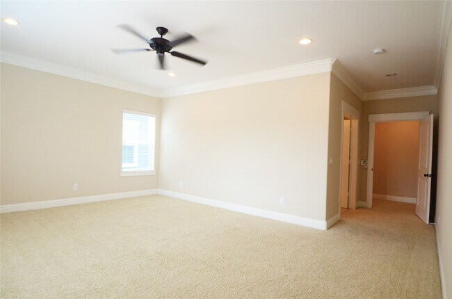 Building Photo - 8610 Ashland Way