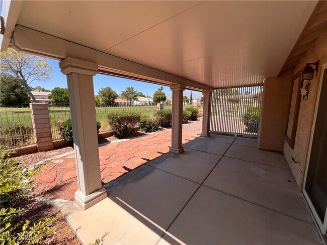 Building Photo - 5433 Honey Mesquite Ln