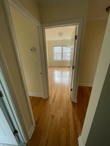 Building Photo - 302 Paine Ct