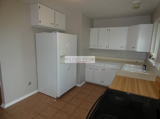 Building Photo - 910 37th St