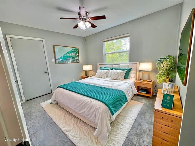 Building Photo - 9703 Roxanna Dr