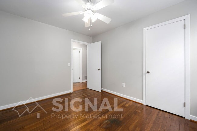 Building Photo - 425 Forsythe St