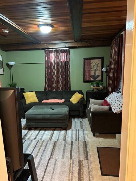 Building Photo - 51 Hancock St