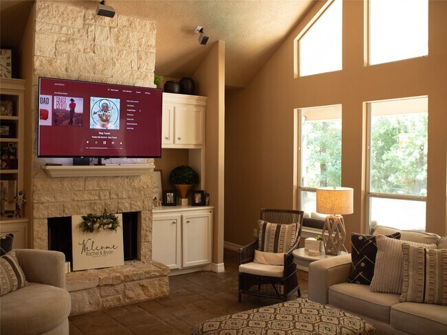 Building Photo - 427 Trace Way Dr