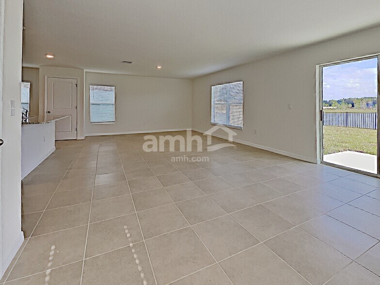 Building Photo - 10316 Flathead Dr