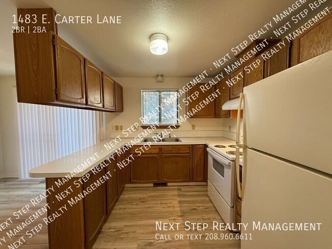 Building Photo - 1483 E Carter Ln